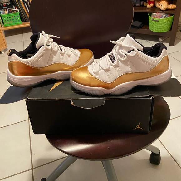 Closing ceremony low 11’s - Picture 3 of 6